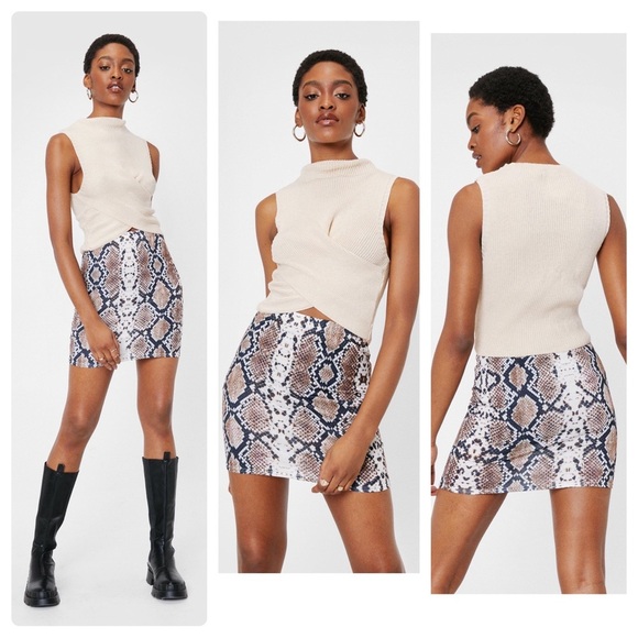 Nasty Gal Hiss Is All You Need Snake Mini Skirt size 2 - NWT - Picture 1 of 11